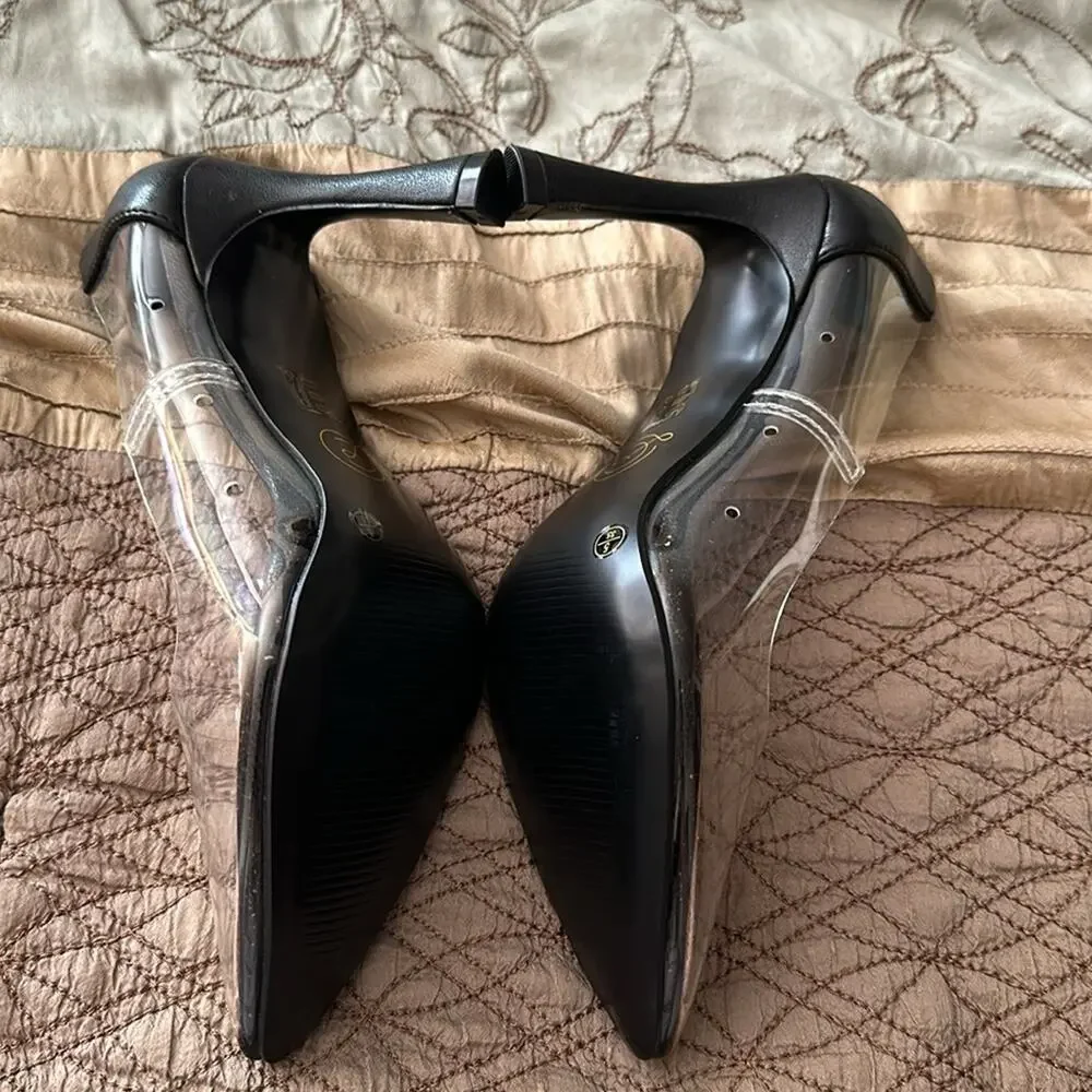 Chinese Laundry | Romance Pump Size 5